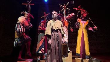 El elenco de "Hamlet se va de gira"-